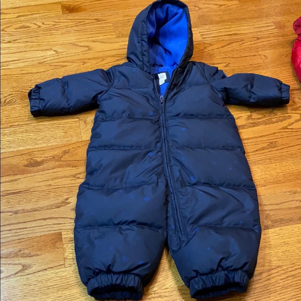 Gap snowsuit